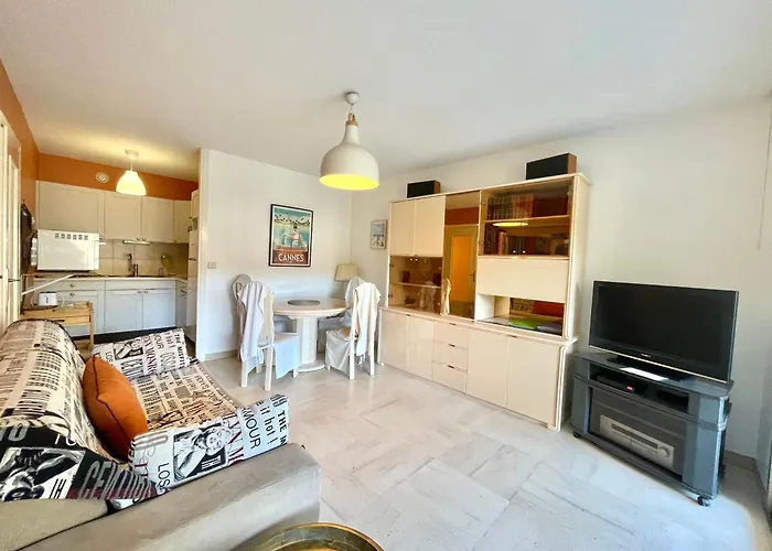 Apartman Center 2, By Welcome To Cannes