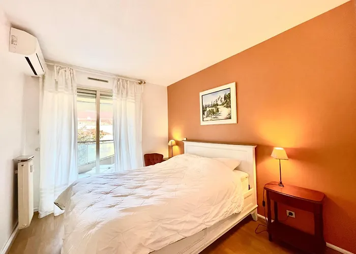 Center 2, By Welcome To *